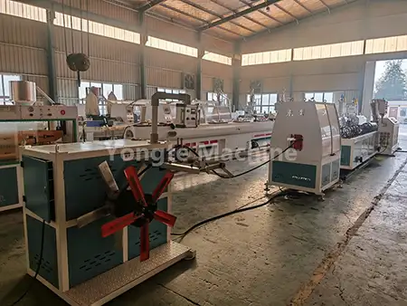 Машина за цеви од пене