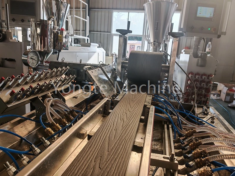 Машина Претвори отпад од пластике у ВПЦ профил