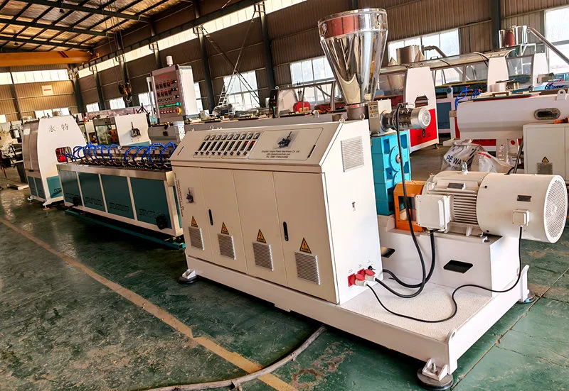 Машина за прављење гумених црева за намакање